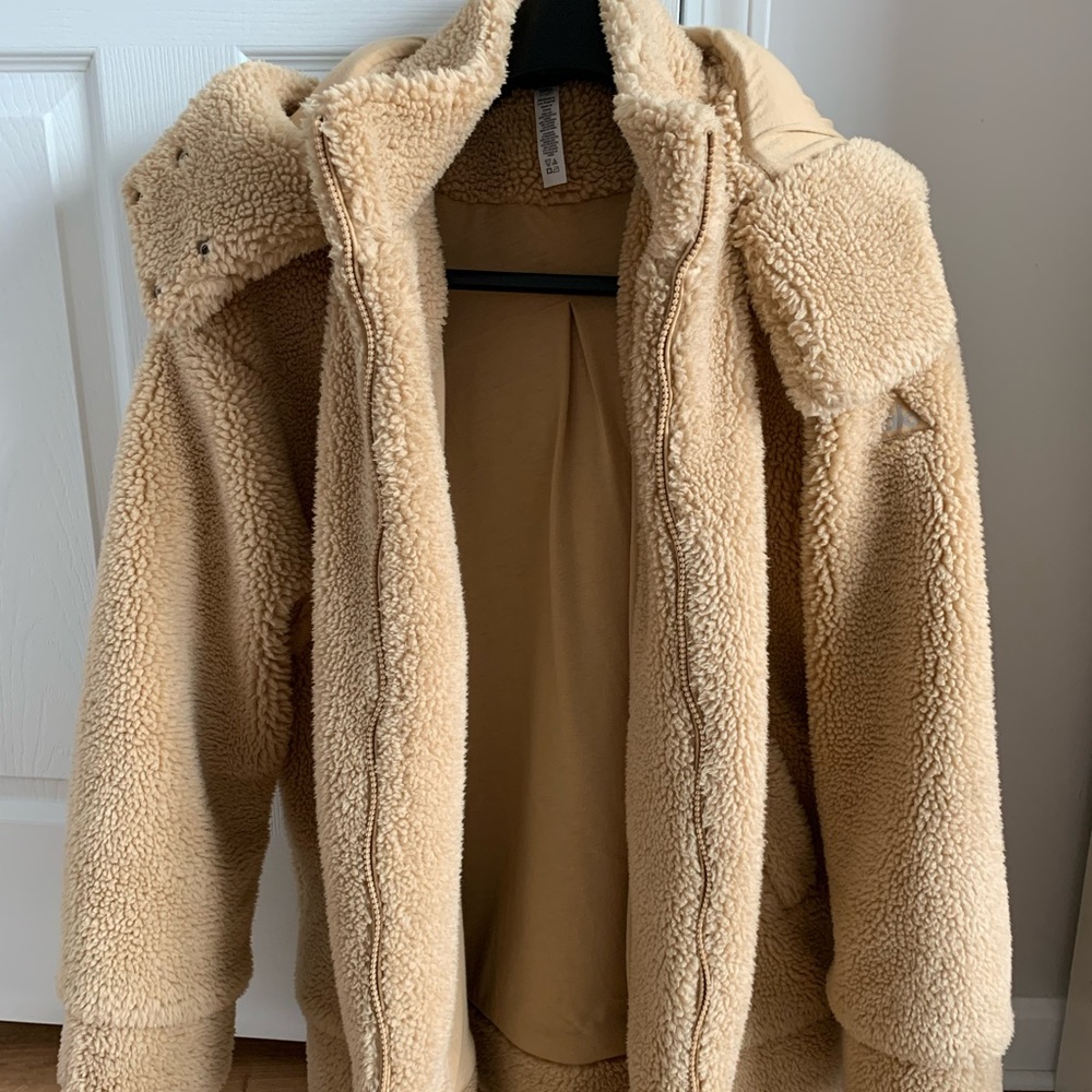 Alo Yoga Sherpa Jacket
